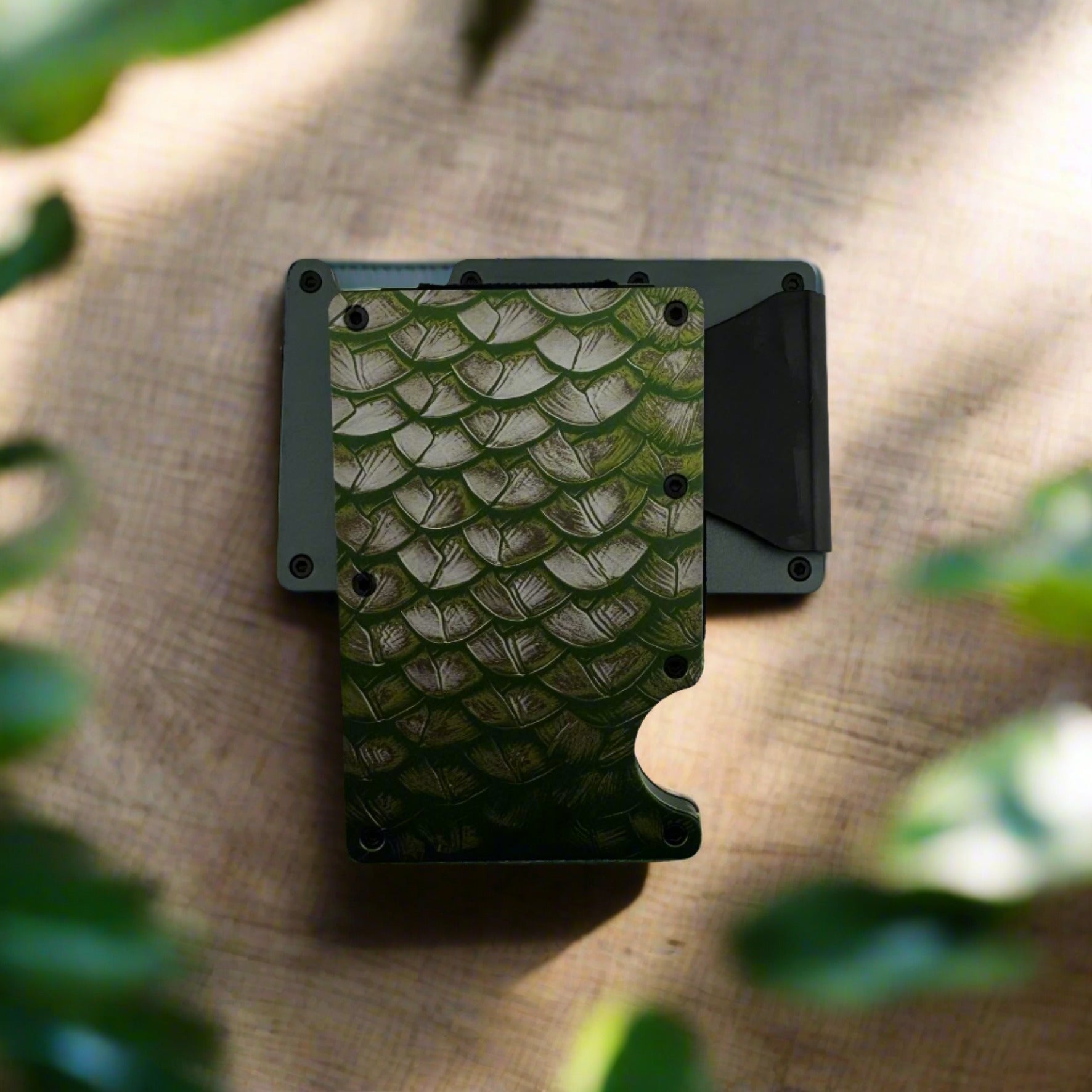 Metal RFID Wallets with Dragon Scale Design – Strafe Designs