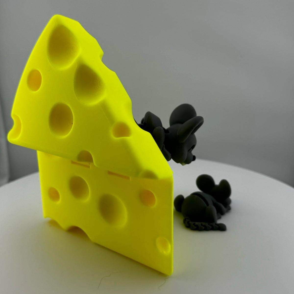 Articulated Mice with Cheese Box